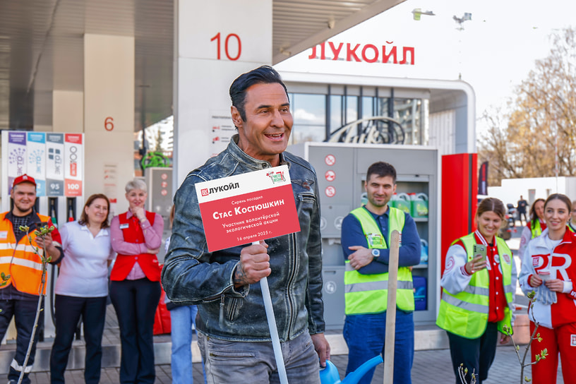 Стас Костюшкин во время экоакции «Чисто.Весна»
