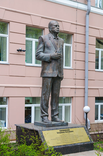 Памятник Владимиру Жириновскому в Москве