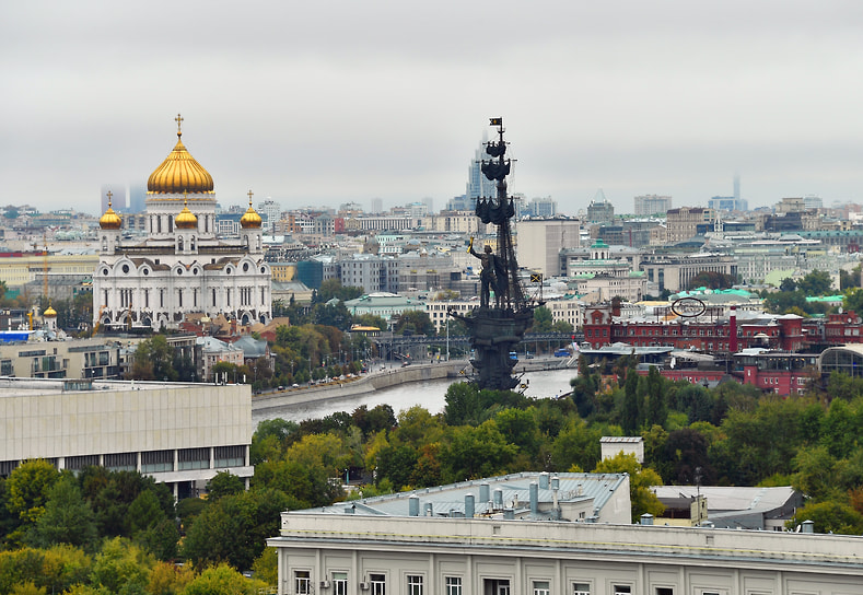 Памятник императору Петру I в Москве