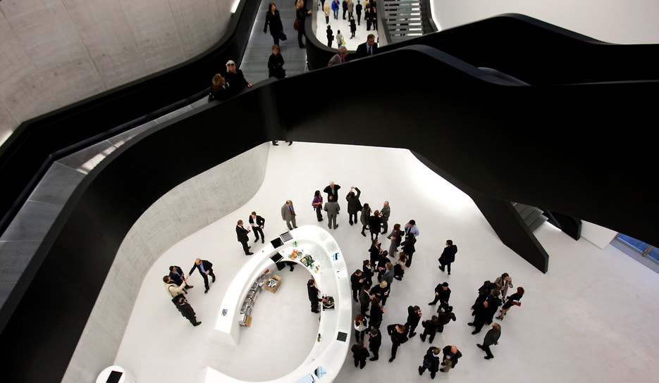 Национальный музей искусств XXI века (MAXXI) в Риме, спроектированный Захой Хадид