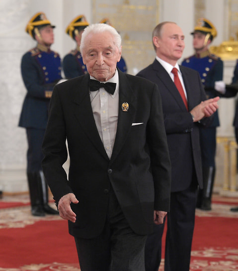 В 2017 году в Кремле Юрий Григорович получил премию за выдающийся вклад в развитие отечественного и мирового хореографического искусства