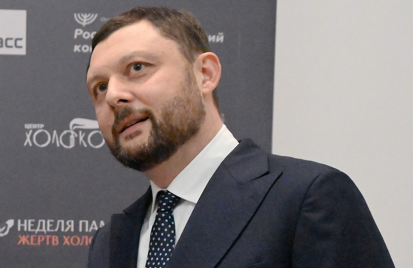 Василий Церетели на церемонии открытия выставки «Спасители. Пути спасения»