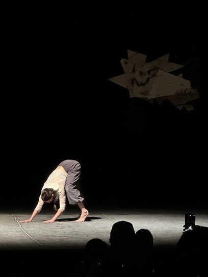 Перформанс Елены Чуриловой на открытии II Чувашской биеннале современного искусства, июль 2025