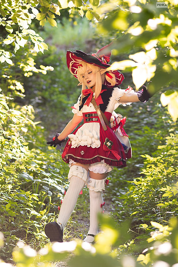 Loli Samurai (Лидия Лепешкина) и косплей на Кли «Цветущий свет звёзд» из игры Genshin Impact