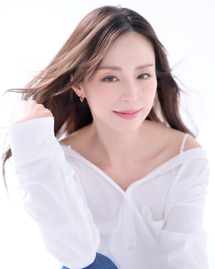 Японская сэйю и певица Ая Хирано