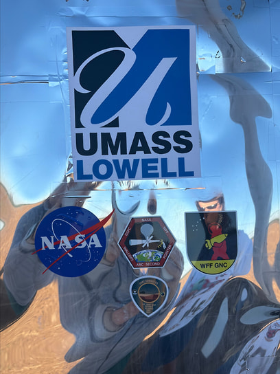 Наклейки на корпусе аппарата