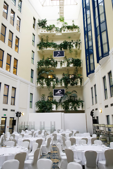 Экспозиция выставки в отеле «Балчуг Кемпински Москва»