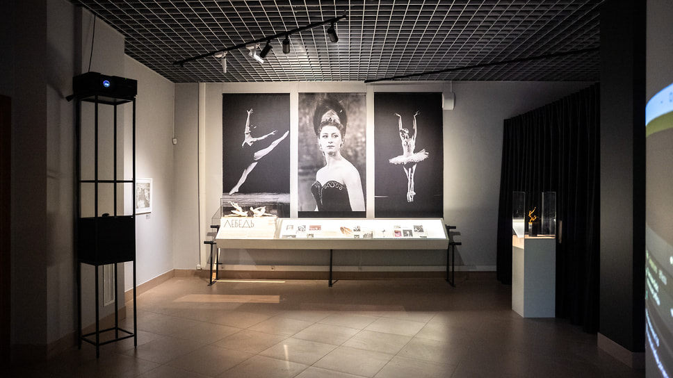 Экспозиция выставки «Плисецкая. Полюс магии» в Рязанском историко-архитектурном музее-заповеднике