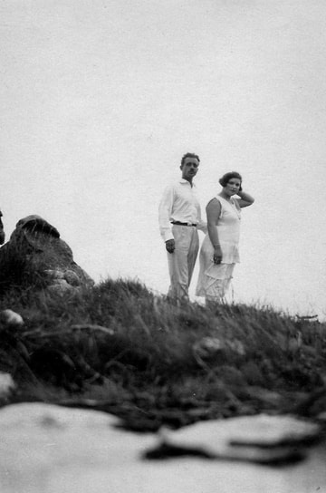 Константин и Анна во время отдыха в Сибуре, 1925