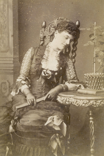 Китти Макс, 1890-е
