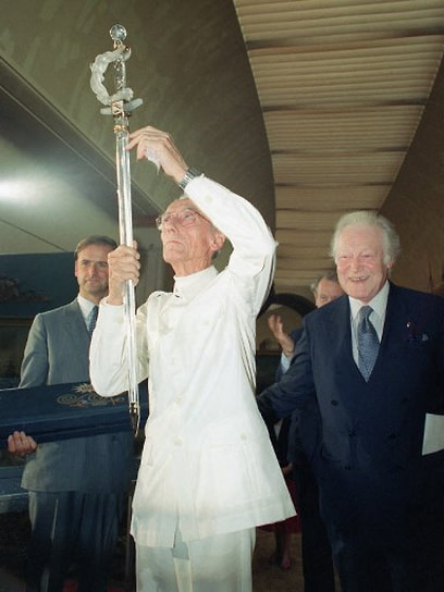 В 1989 году Кусто был избран членом Французской академии наук (на фото)