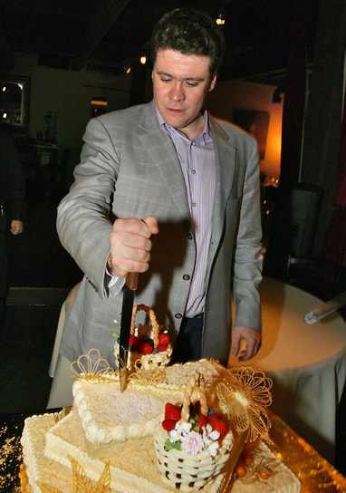 На праздновании своего 35-летия в ресторане The Apartment, 2010 год