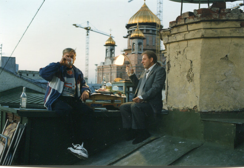 В 1996 году снялся в фильме «Привет, дуралеи» Эльдара Рязанова
&lt;BR>На фото: Вячеслав Полунин на съемочной площадке 