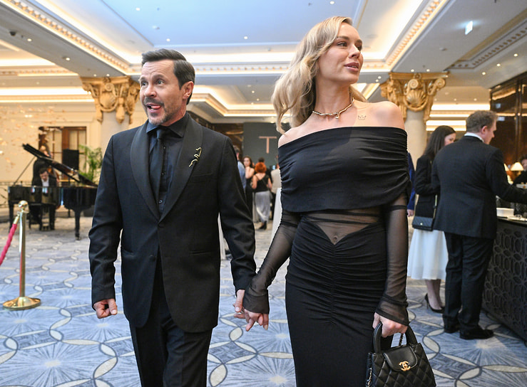 Актер Павел Деревянко и дизайнер Зоя Фуць на церемонии награждения победителей ТЭФИ 2025