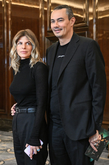 Креативный продюсер «НМГ Студии», режиссер Жора Крыжовников и продюсер Ольга Долматовская на церемонии награждения победителей ТЭФИ 2025