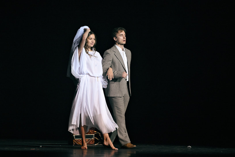 Гимнастка, олимпийская чемпионка 2012 года Ульяна Донскова и актер Игорь Неведров на премьере пластического спектакля «Наваждение» в концертном зале «Москва»