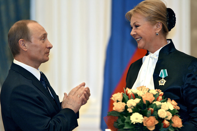 Наталья Селезнева награждена орденами Дружбы и Почета&lt;br>
На фото: с президентом Владимиром Путиным на вручении награды в Кремле, 2017 год