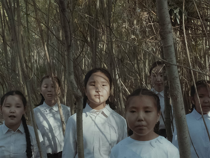 Кадр из фильма «Белый пароход», режиссер Инга Шепелева, 2025