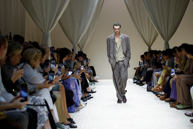 Показ коллекции Emporio Armani весна-лето 2026