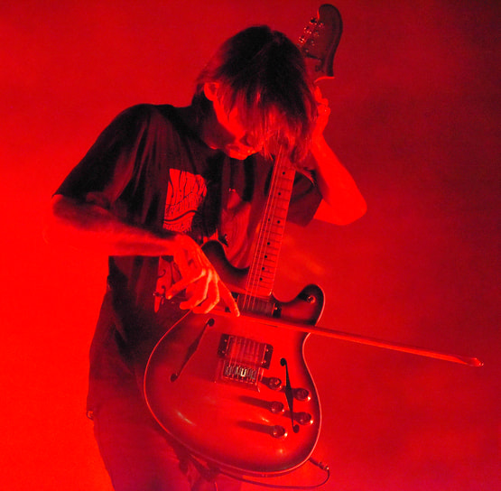 Джонни Гринвуд во время выступления группы Radiohead на Austin City Limits Music Festival в Остине, Техас, 2016