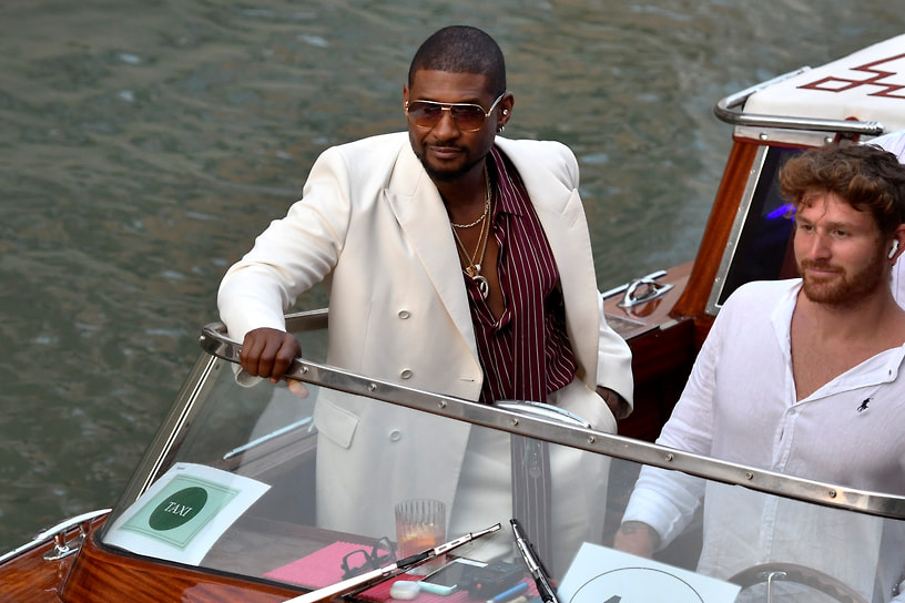 Певец Usher