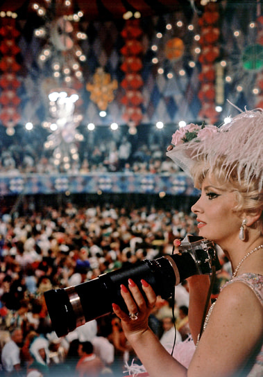 В 1967 году актриса сыграла Джулию в фильме «Сервантес»
&lt;BR>На фото: Джина Лоллобриджида в 1967 году