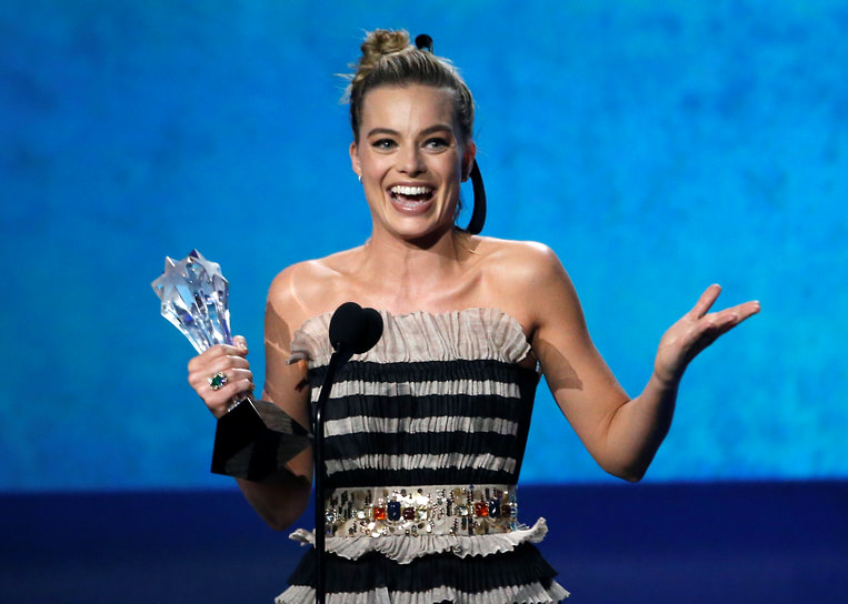 Марго Робби получает премию Critics&#39; Choice Awards за лучшую женскую роль в фильме «Тоня против всех», 2018 год