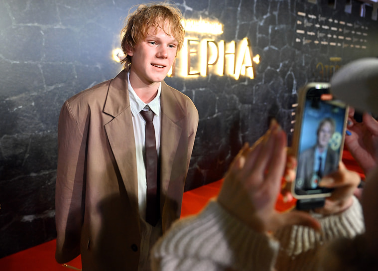 Актер Ярослав Могильников на премьере фэнтези-сериала «Этерна» режиссера Сергея Трофимова в кинотеатре «КАРО 11 Октябрь»