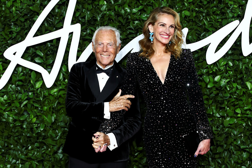 Вместе с актрисой Джулией Робертс на церемонии вручения премии Fashion Awards в Лондоне, 2019  год