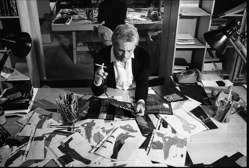 Во время изучения набросков к будущим нарядам, 1979 год
