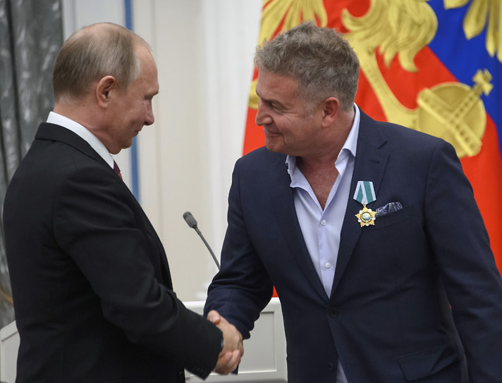 В 2018 году был награжден орденом Дружбы
&lt;BR>На фото: с президентом Владимиром Путиным на церемонии вручения государственных наград в Кремле, 2018 год
