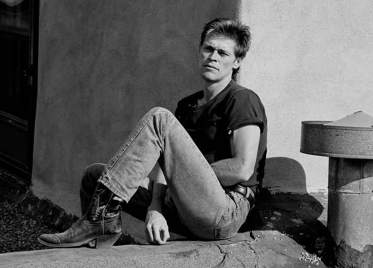 На съемках фильма «Белые пески», 1992 год