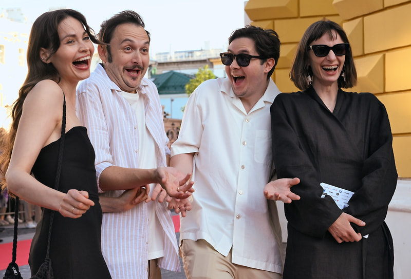 Актеры Алексей (слева) и Александр Золотовицкие на закрытии IX фестиваля нового российского кино «Горький Fest» в Нижегородском театре драмы