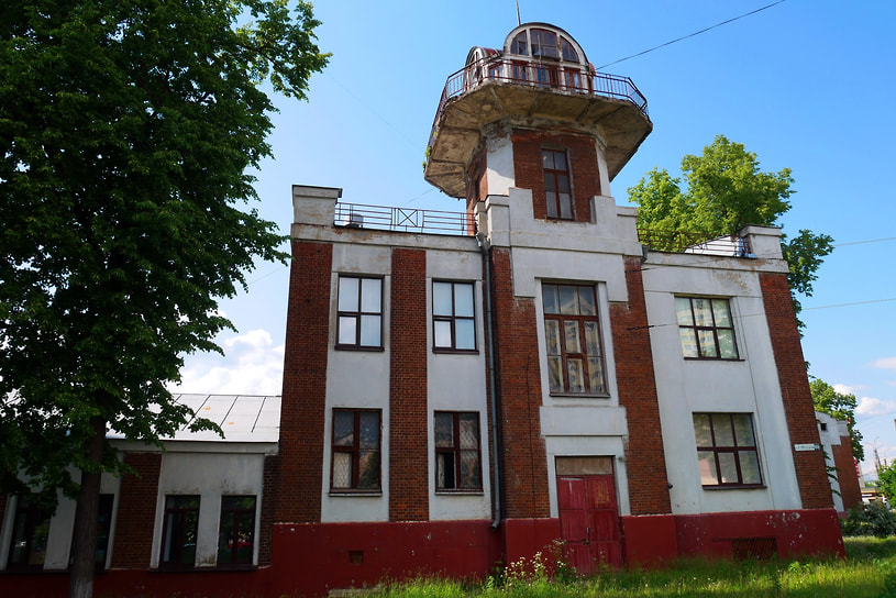 Дом-птица. Построен в 1928 году по проекту ивановского архитектора Василия Панкова в стиле советского конструктивизма с элементами модерна