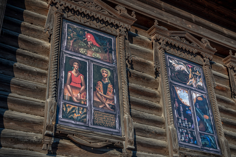 Фестиваль искусств «Палехский бестиарий» в Палехе. Некоторые заброшенные дома стали арт-объектами для местных художников