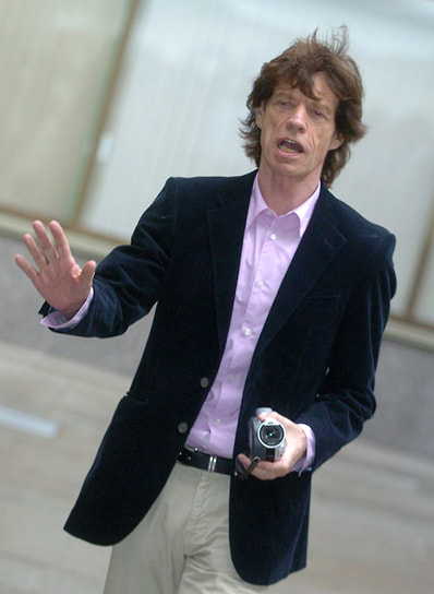 В аэропорту Пулково в Санкт-Петербурге во время европейского турне The Rolling Stones «A Bigger Bang», 2007 год
