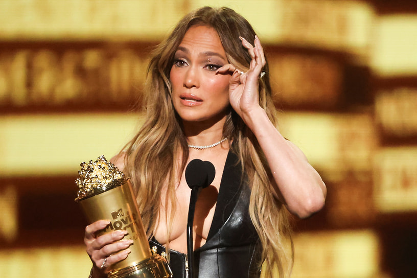 Дженнифер Лопес является обладательницей нескольких премий MTV Movie &amp; TV Awards. Последнюю она получила в 2022 году за «Лучшую песню» в фильме «Первый встречный». В том же году была удостоена премии MTV Generation Award («Признание поколения»)    