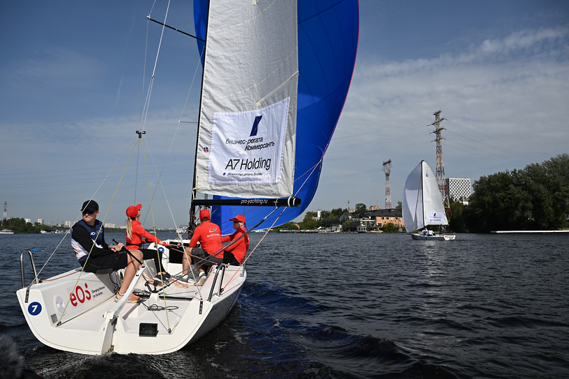 Участники III этапа парусной регаты «Коммерсантъ» 