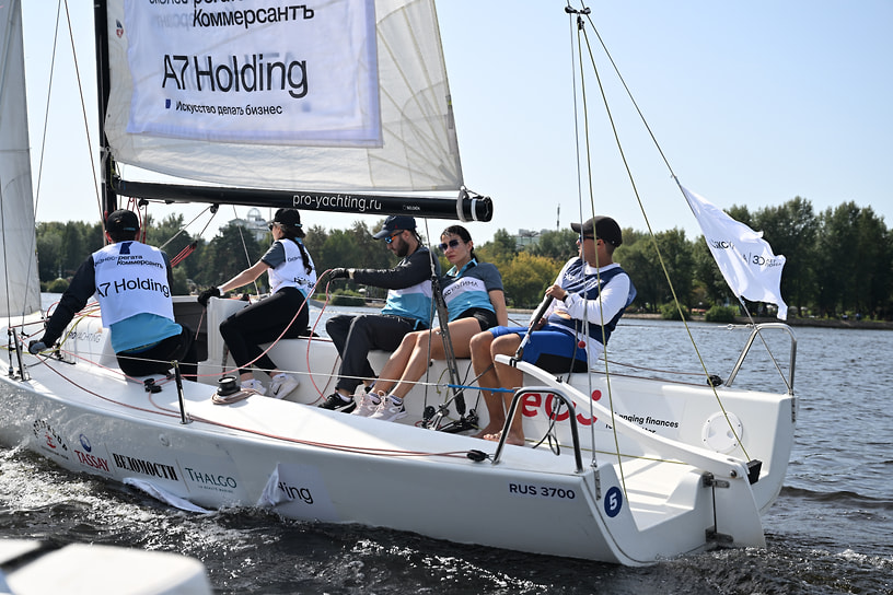 Участники III этапа парусной регаты «Коммерсантъ» 