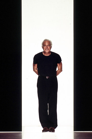 Джорджо Армани на показе коллекции Giorgio Armani Ready to Wear SS 1996 в рамках Парижской недели моды, 1995