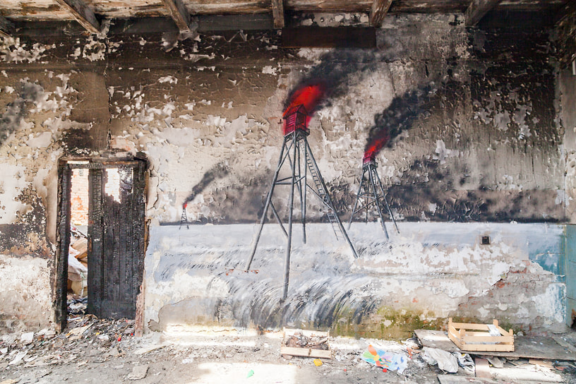 Янина Болдырева. Муралы из проекта «Теплушка» в заброшенной казарме на улице Воинской в Новосибирске, 2019