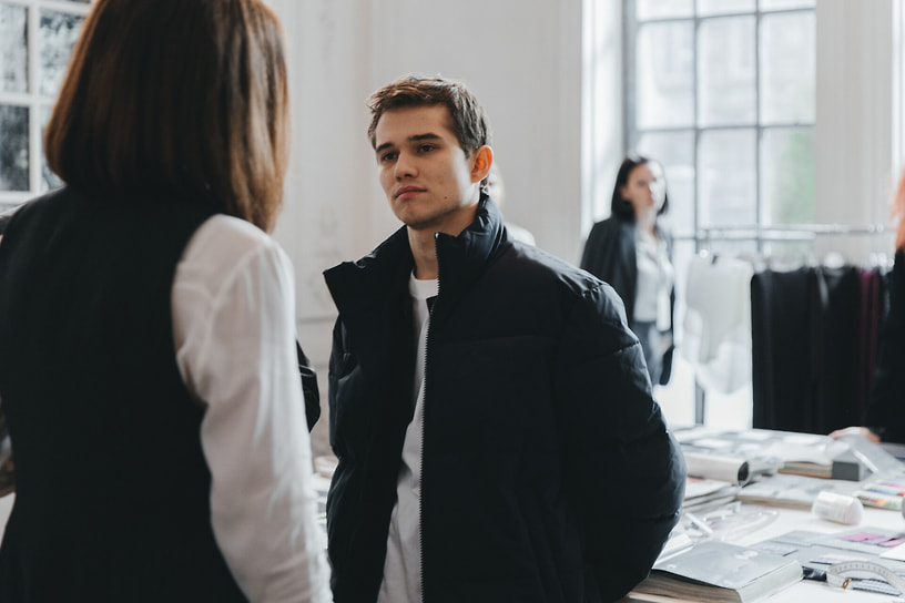 Кадр из сериала «Москва слезам не верит. Все только начинается», режиссеры Ольга Долматовская и Жора Крыжовников, 2025