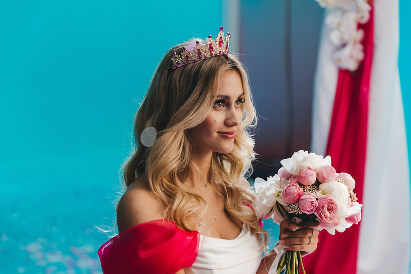 Кадр из сериала «Москва слезам не верит. Все только начинается», режиссеры Ольга Долматовская и Жора Крыжовников, 2025