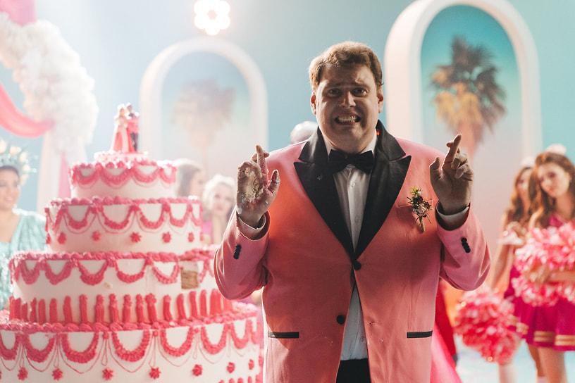 Кадр из сериала «Москва слезам не верит. Все только начинается», режиссеры Ольга Долматовская и Жора Крыжовников, 2025