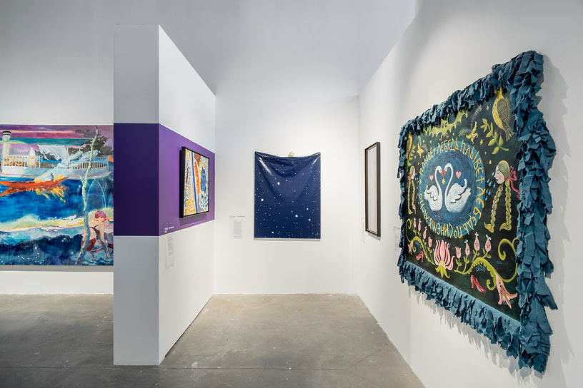 Экспозиция выставки «Пурпурные рукава» в центре современного искусства «Терминал А» в Нижнем Новгороде