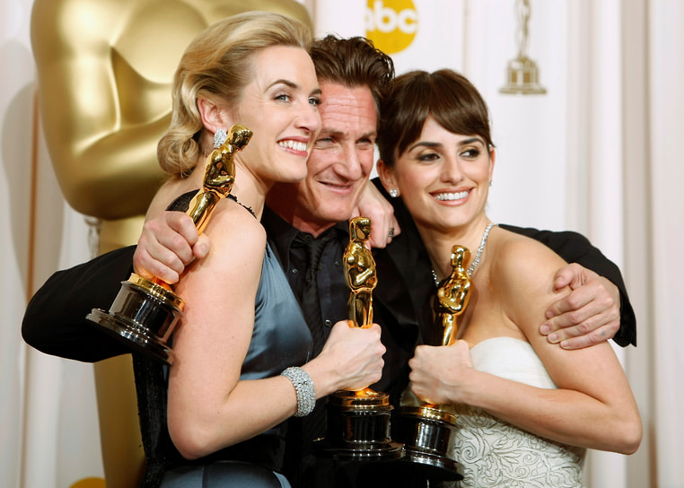 С Шоном Пеном и Пенелопой Круз на церемонии вручения премии «Оскар» в 2009 году