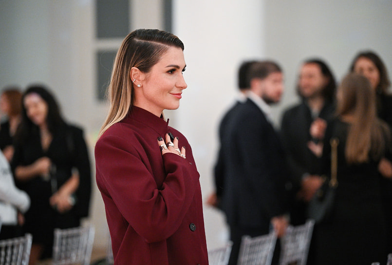 Журналистка, блогер, основательница проекта PeopleTalk Лаура Джугелия на презентации книги Льва Данилкина «Палаццо мадамы: воображаемый музей Ирины Антоновой»