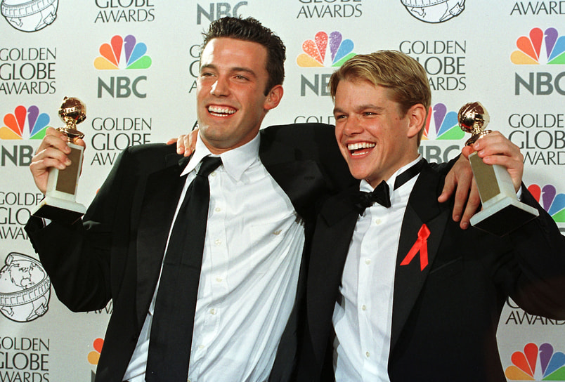 Мэтт Деймон и Бен Аффлек на вручении премии «Золотой глобус», 1998 год. Они победили в номинации «Лучший сценарий» за фильм «Умница Уилл Хантинг»
