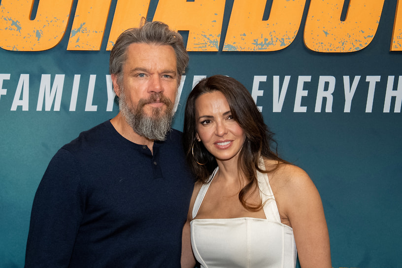 Мэтт и Лючиана Деймон на премьере фильма Джо Карнахана «Лига теней», 2025 год