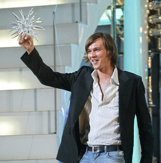 На вручении премии «Астра» в области моды в Московском международном Доме музыки, 2005 год 